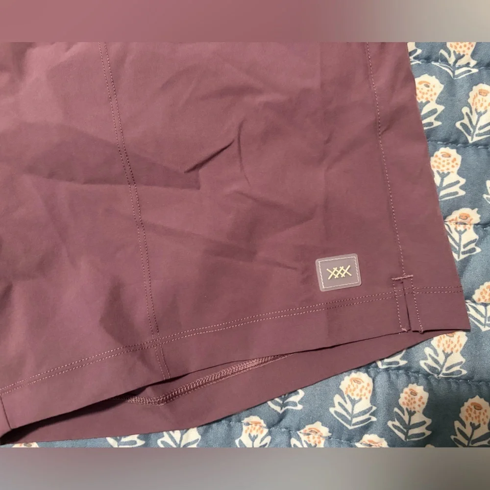 Rhone R&R Swim Trunks Shadow Plum Mens Medium NWOT 7.5” Stretch Swim Short